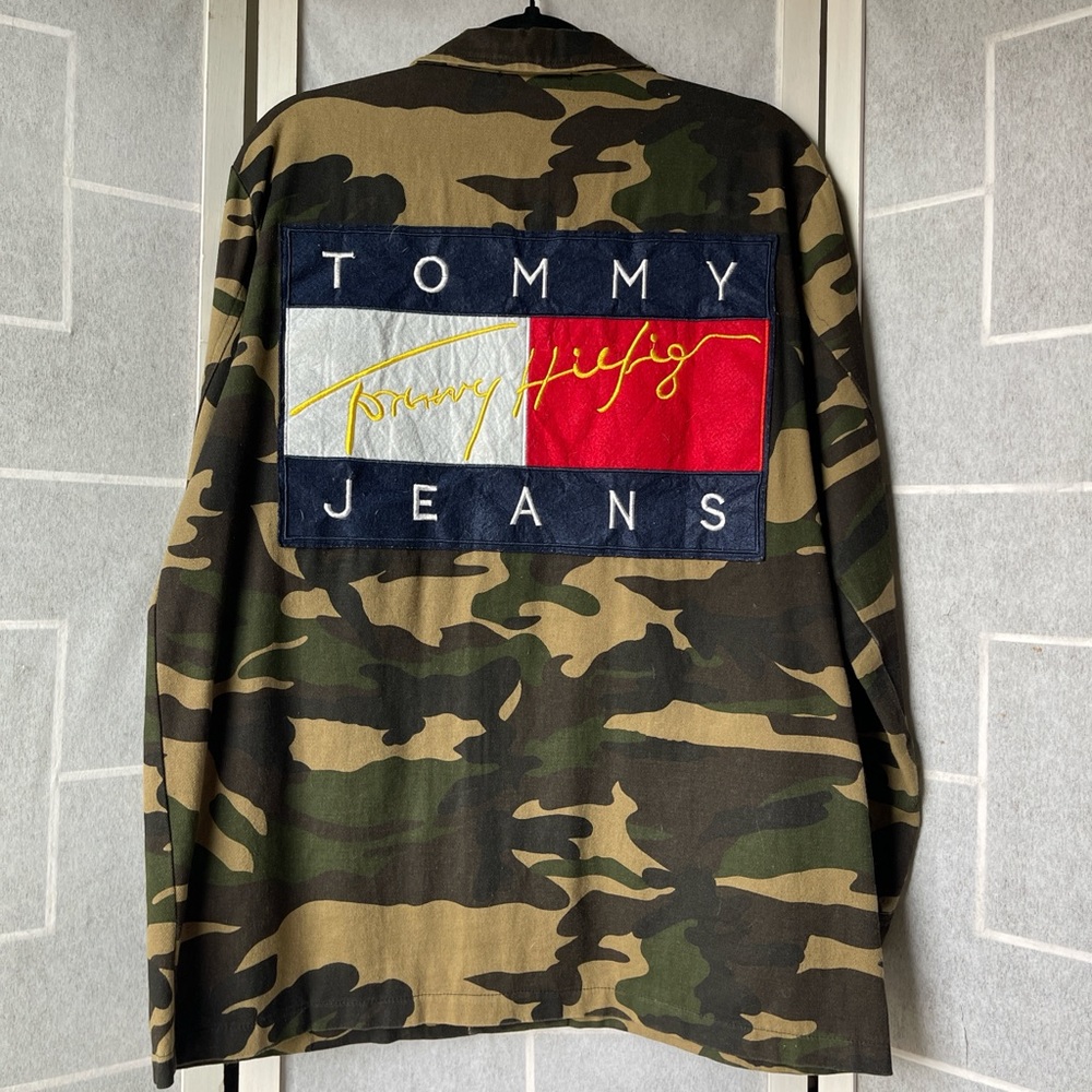 RARE Tommy Hilfiger 90s Embroidered Jumbo Logo Camo Jacket🇺🇸